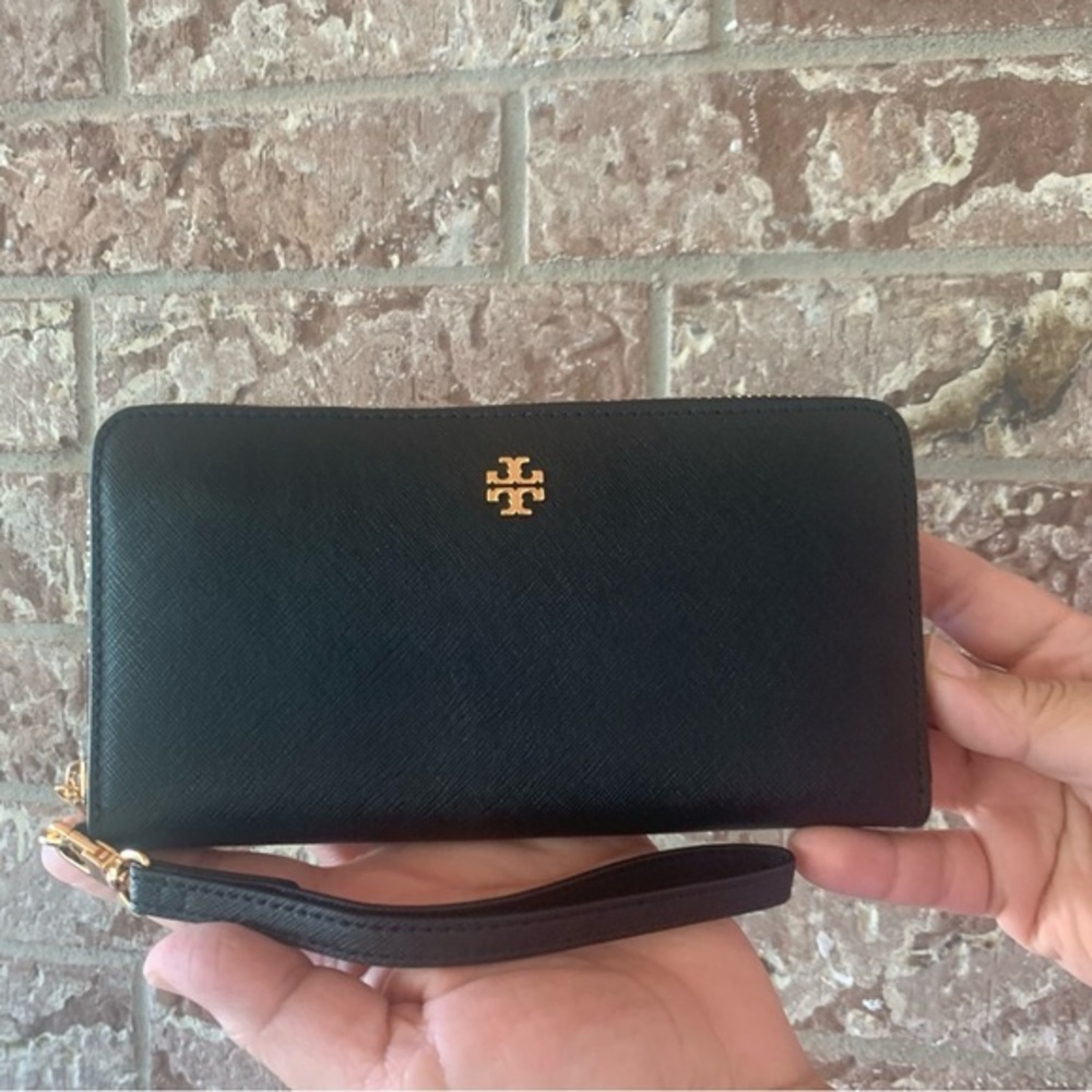 NEW Tory Burch Emerson Wristlet Wallet